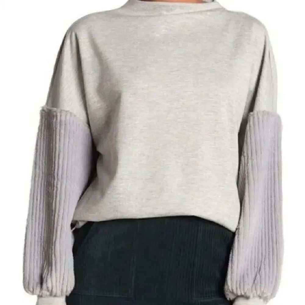 Catherine Malandrino NWT grey faux fur puff sleeve sweater small